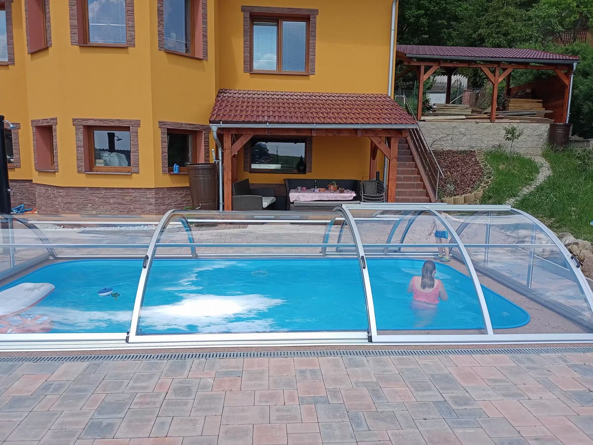 Skalice - realizace dřevěné pergoly